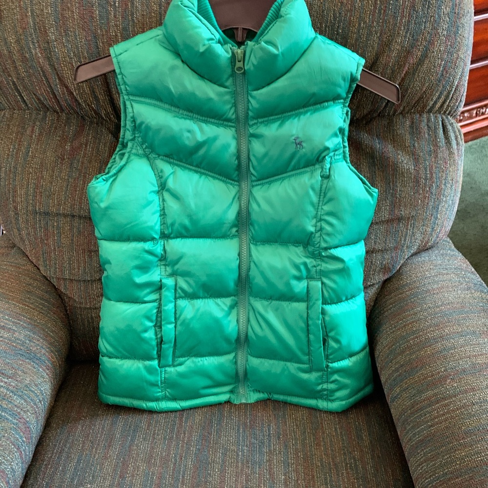 Vest - Picture 2 of 8